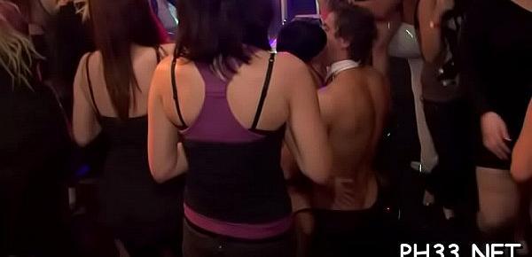  Yong girls in club are pleased to fuck